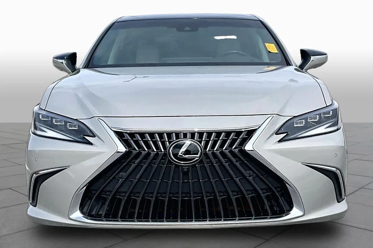 2022 Lexus ES 350 Ultra Luxury thumbnail 4