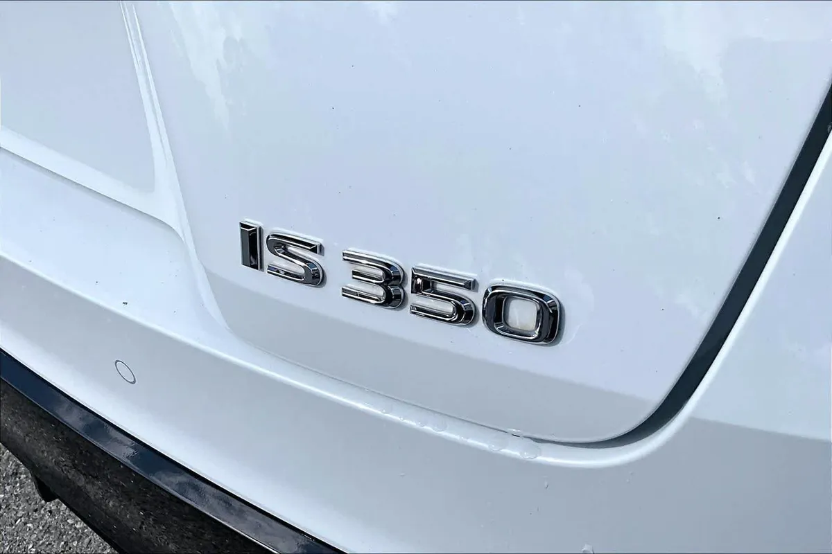 2022 Lexus IS 350 F SPORT thumbnail 10
