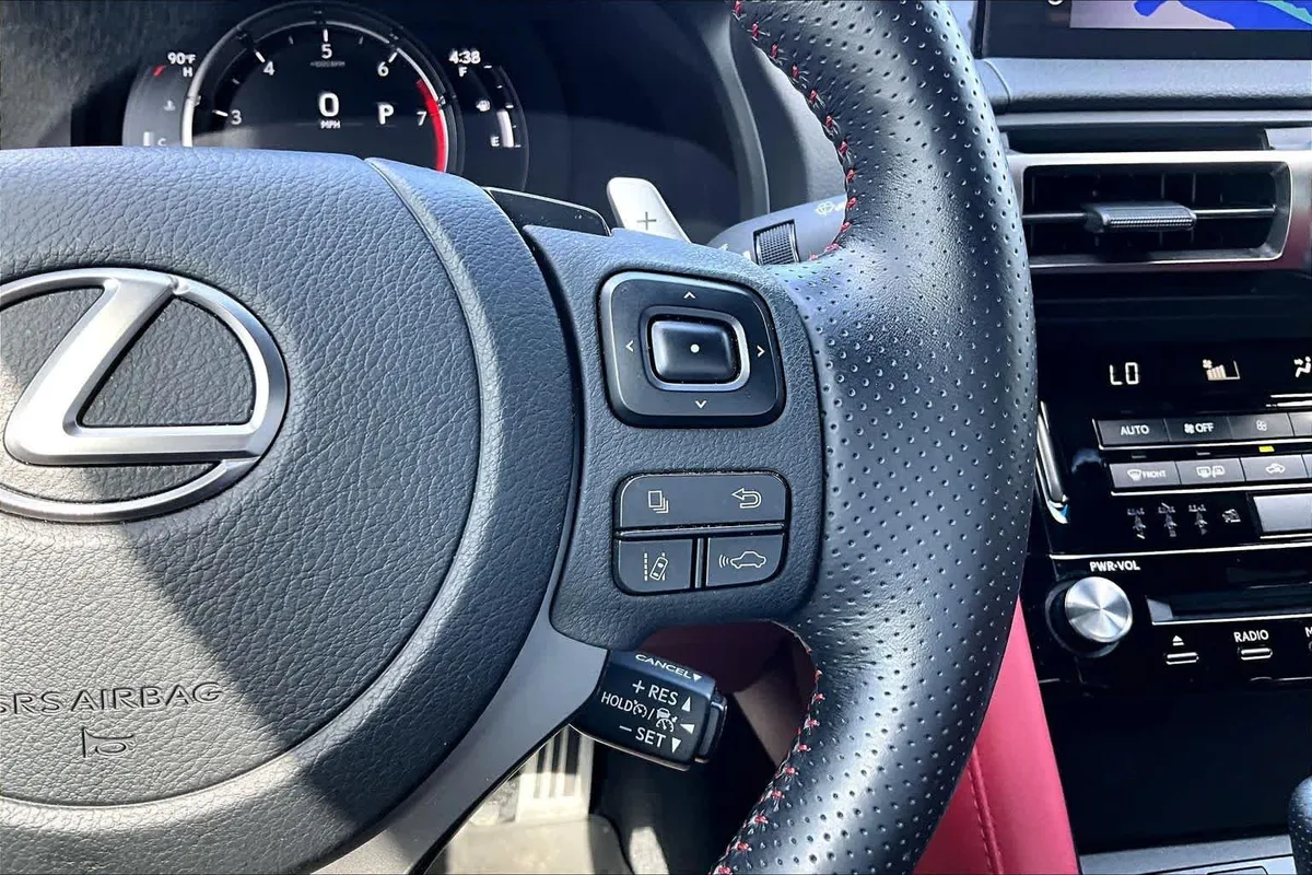 2022 Lexus IS 350 F SPORT thumbnail 23