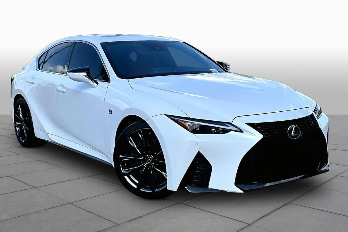 2022 Lexus IS 350 F SPORT thumbnail 3