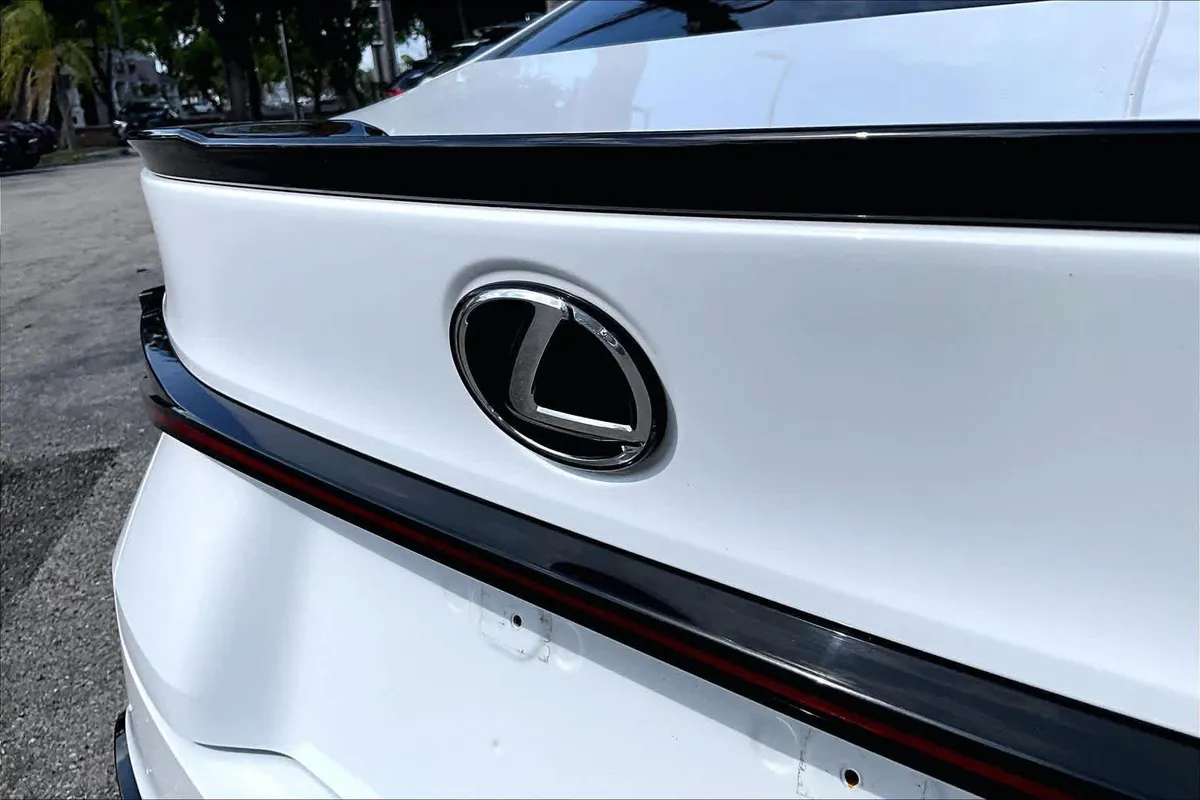 2022 Lexus IS 350 F SPORT thumbnail 31