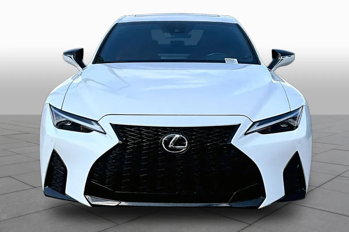2022 Lexus IS 350 F SPORT thumbnail 4