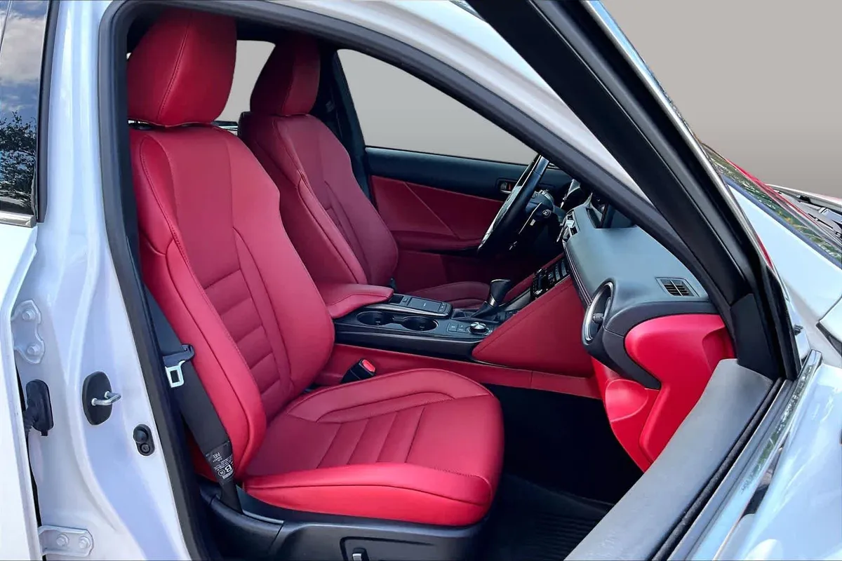 2022 Lexus IS 350 F SPORT thumbnail 9