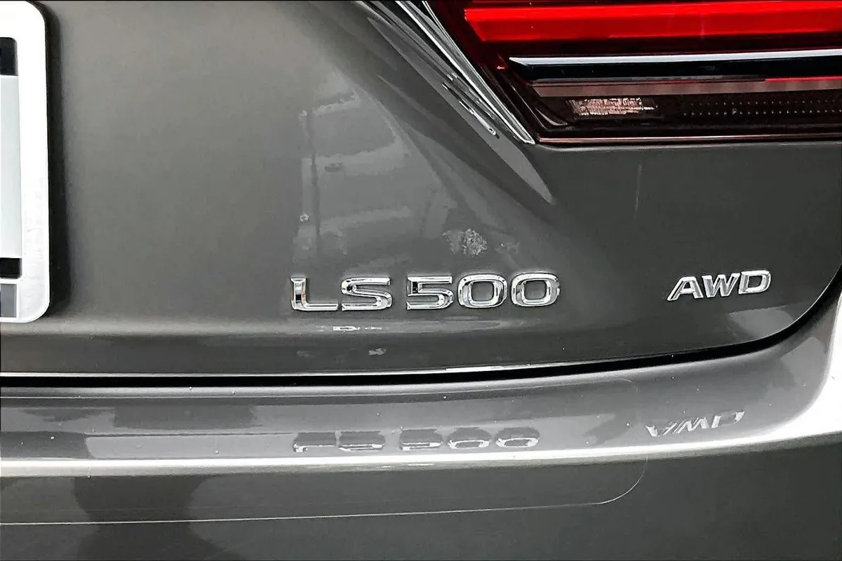 2022 Lexus LS 500 thumbnail 10