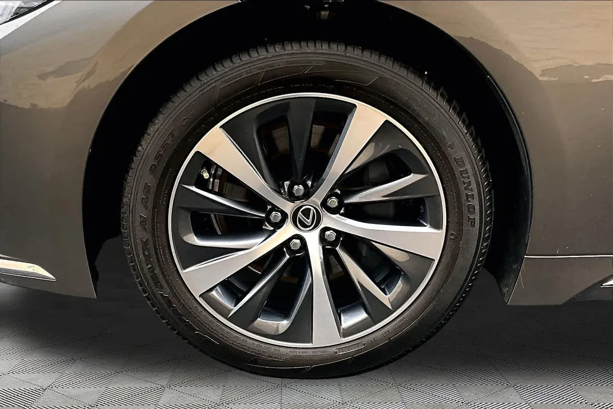 2022 Lexus LS 500 thumbnail 11