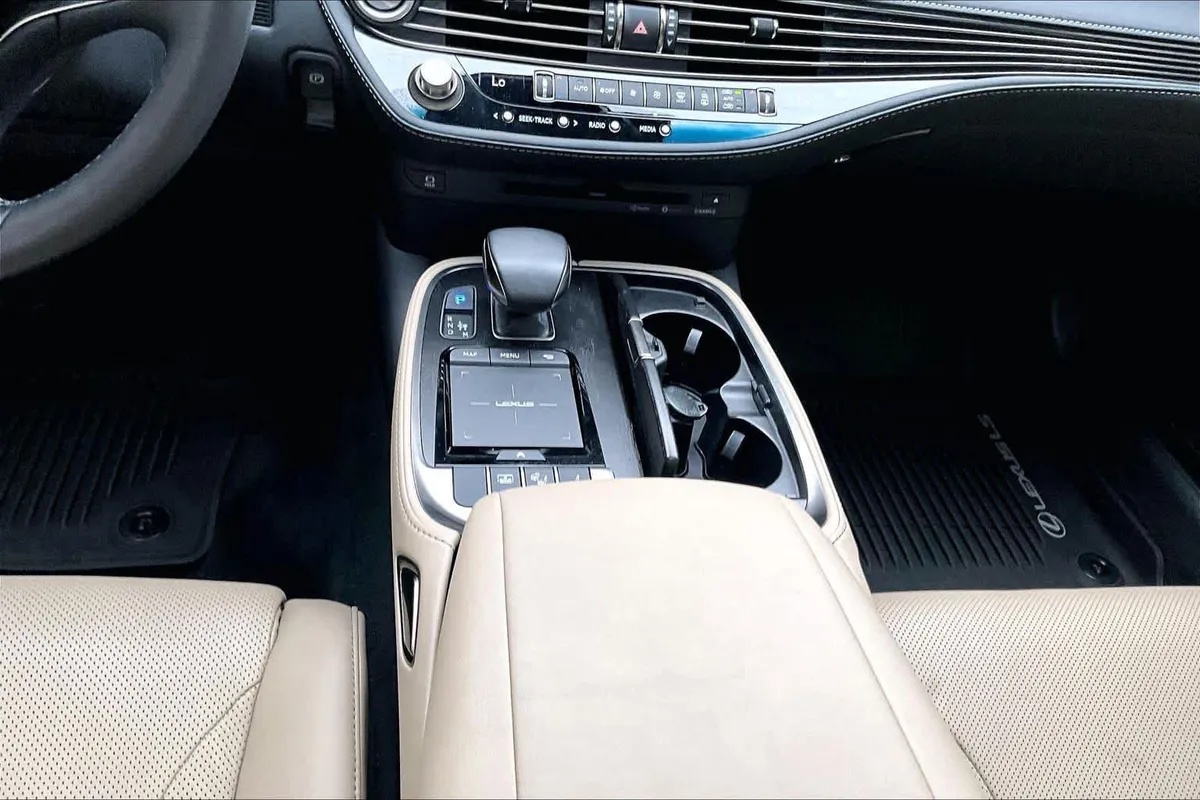 2022 Lexus LS 500 thumbnail 17
