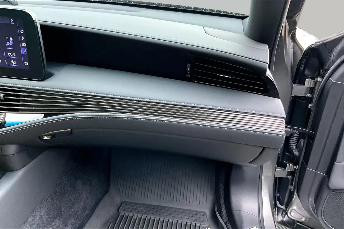 2022 Lexus LS 500 thumbnail 19