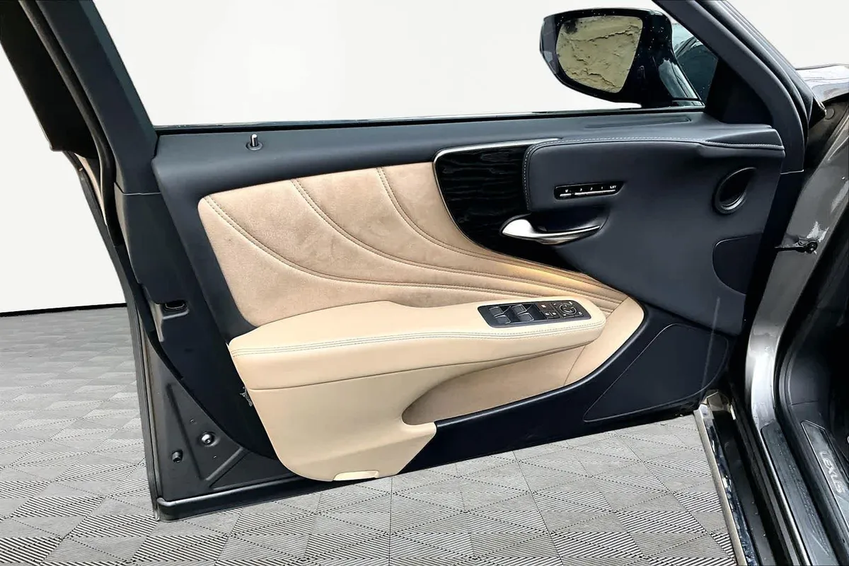 2022 Lexus LS 500 thumbnail 22