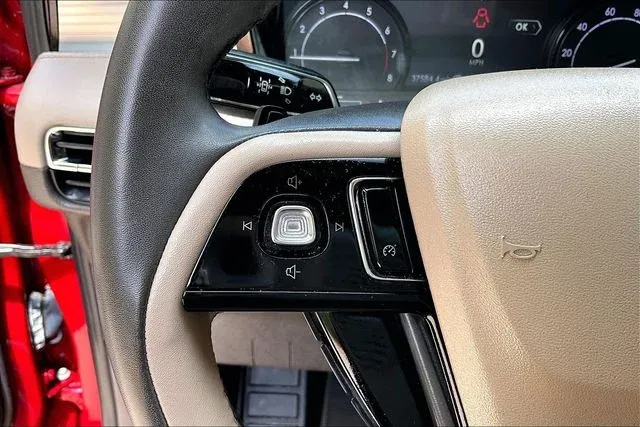 2022 Lincoln Corsair Standard thumbnail 10