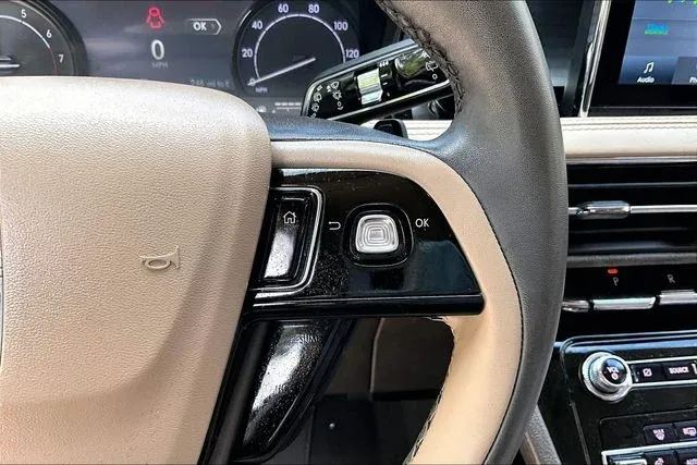 2022 Lincoln Corsair Standard thumbnail 11