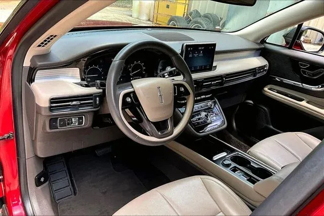 2022 Lincoln Corsair Standard thumbnail 14