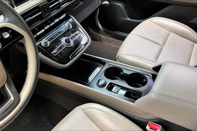2022 Lincoln Corsair Standard thumbnail 15