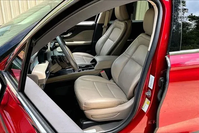 2022 Lincoln Corsair Standard thumbnail 18
