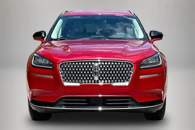 2022 Lincoln Corsair Standard thumbnail 3