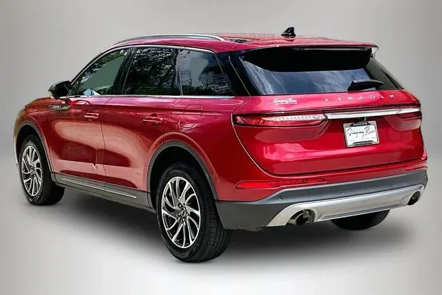 2022 Lincoln Corsair Standard thumbnail 4