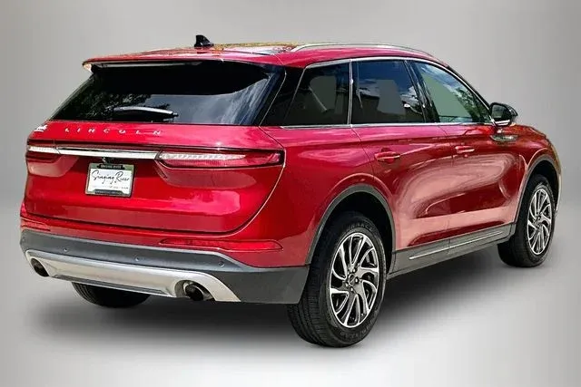 2022 Lincoln Corsair Standard thumbnail 5