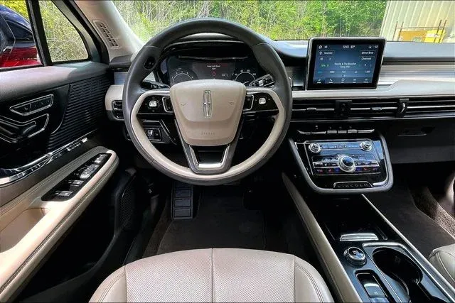 2022 Lincoln Corsair Standard thumbnail 8