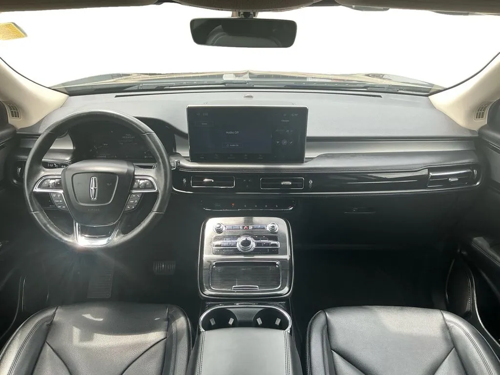 2022 Lincoln Nautilus Standard thumbnail 17
