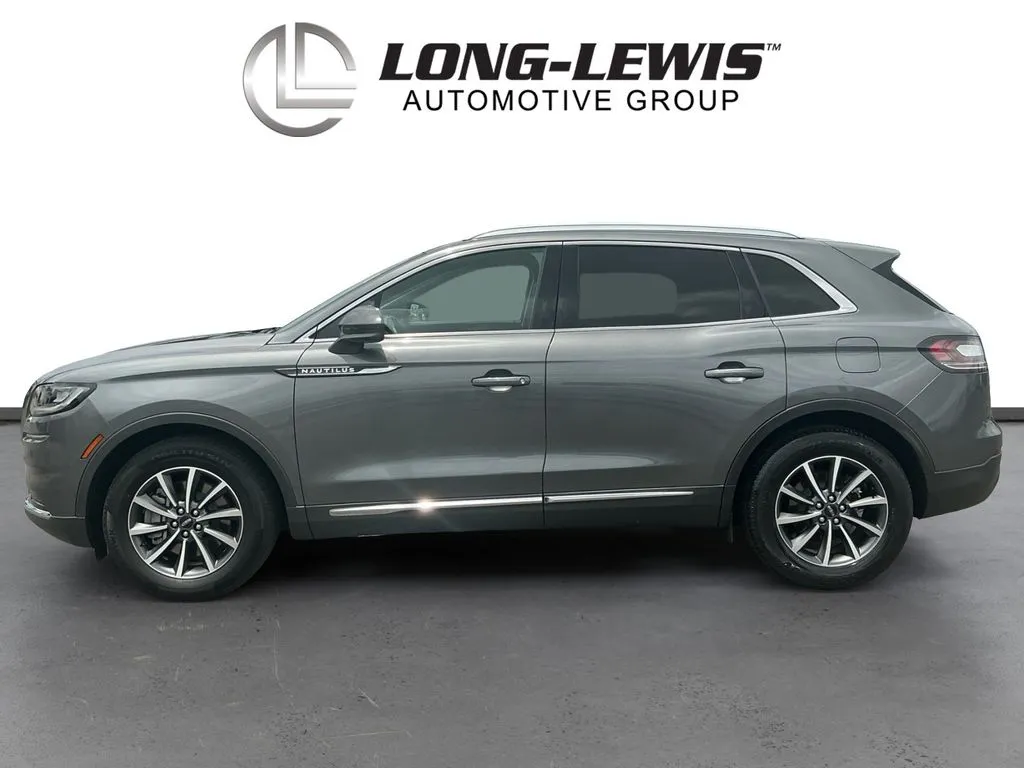 2022 Lincoln Nautilus Standard thumbnail 2