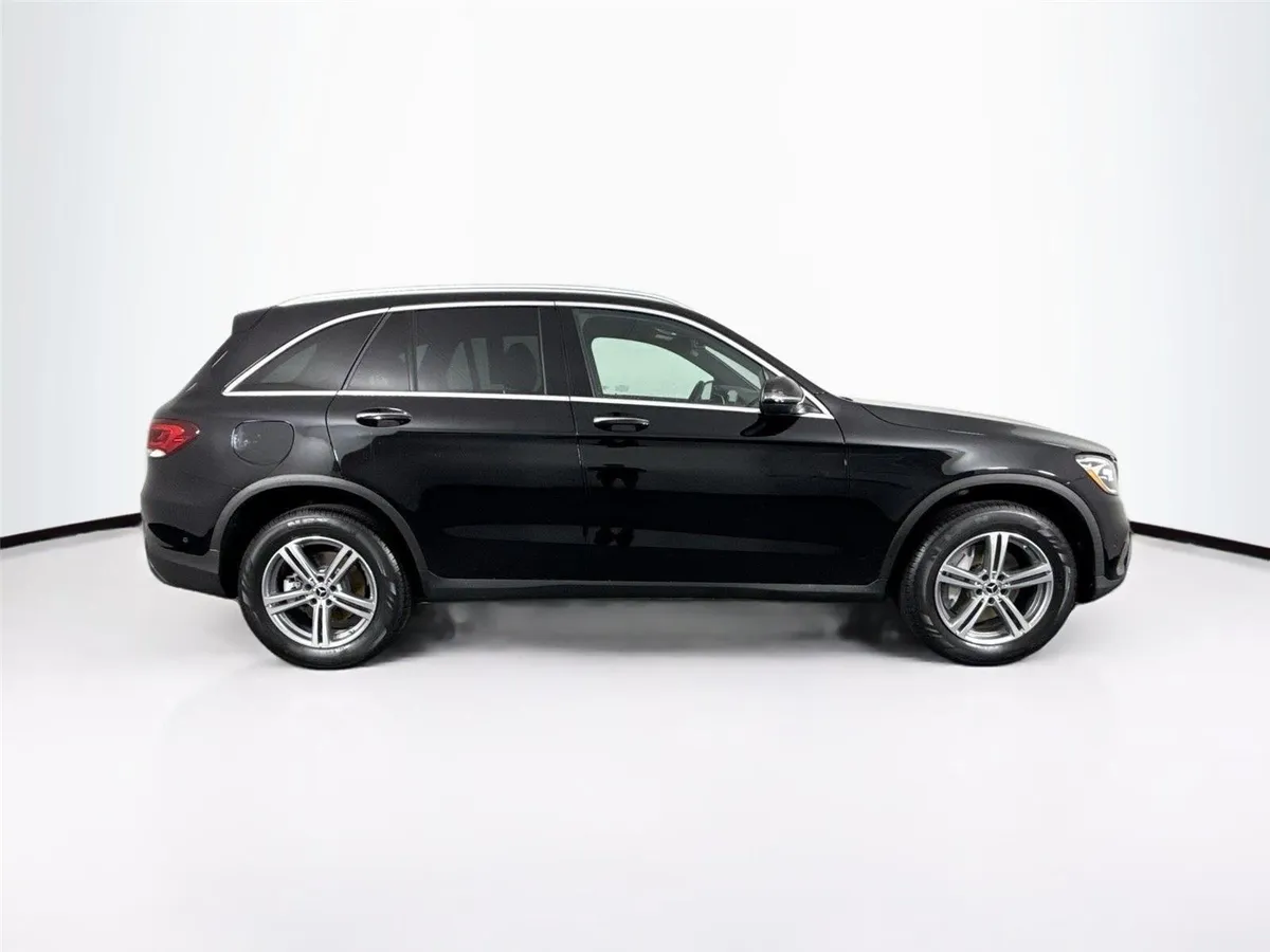 2022 Mercedes-Benz GLC GLC 300 thumbnail 10