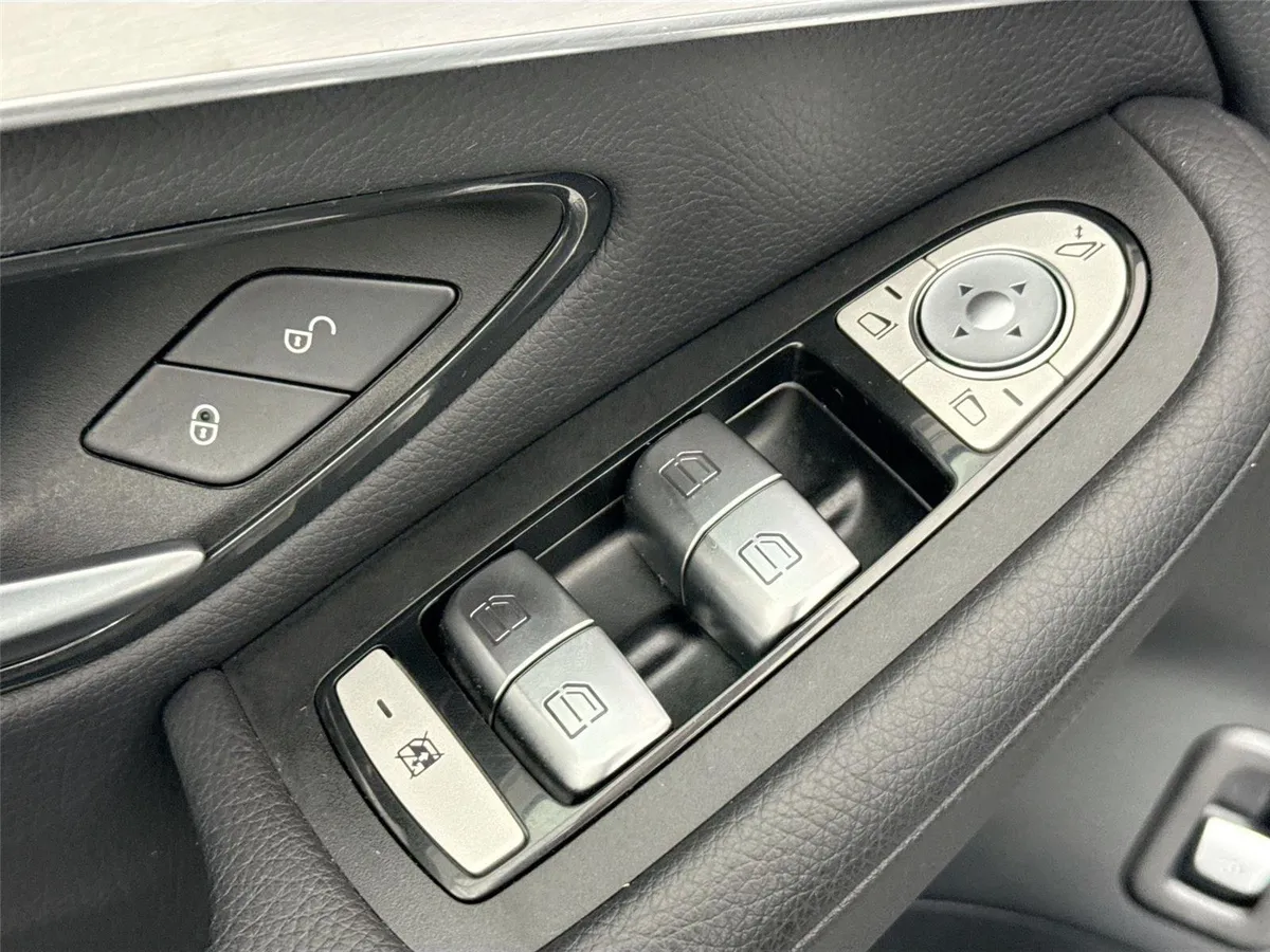 2022 Mercedes-Benz GLC GLC 300 thumbnail 28