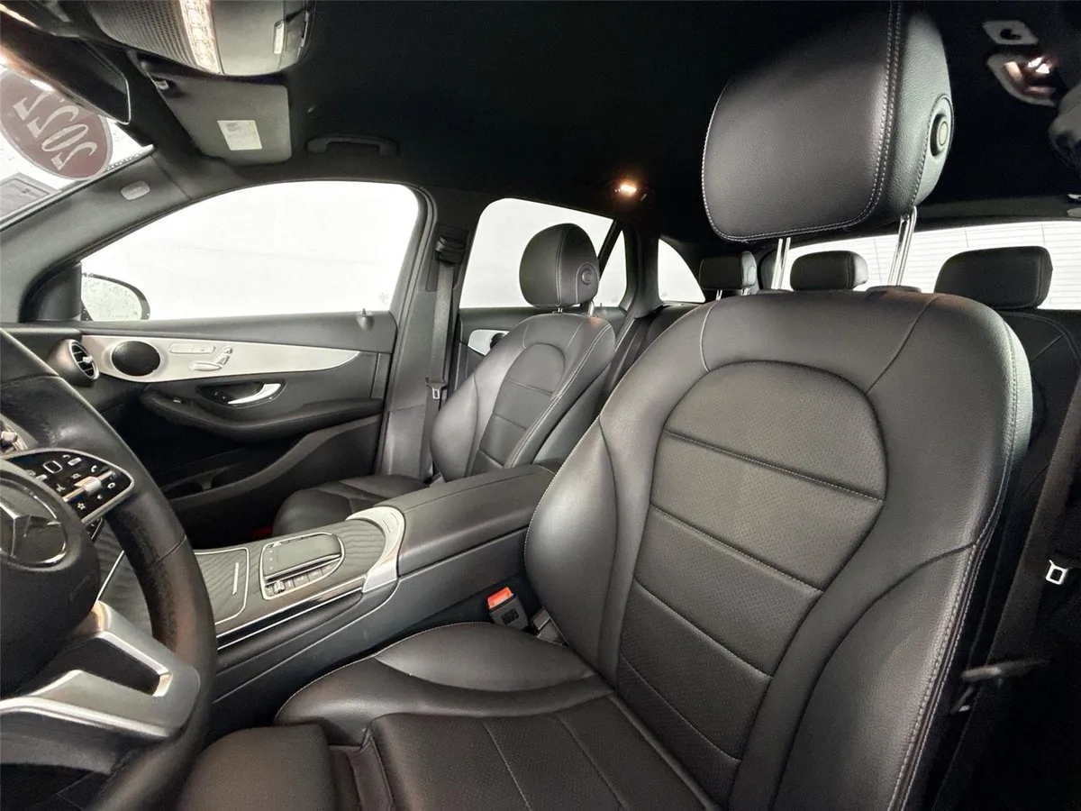 2022 Mercedes-Benz GLC GLC 300 thumbnail 3