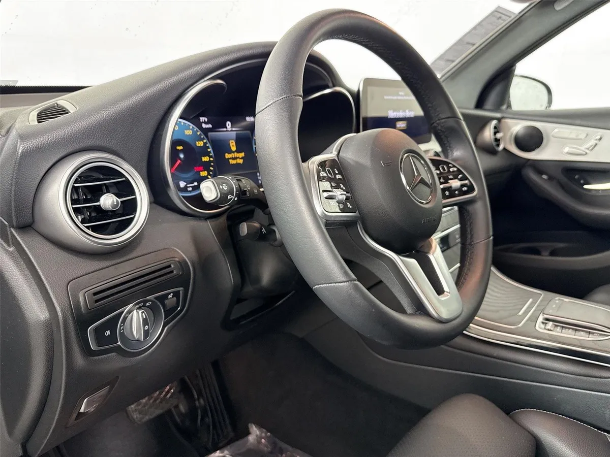 2022 Mercedes-Benz GLC GLC 300 thumbnail 4
