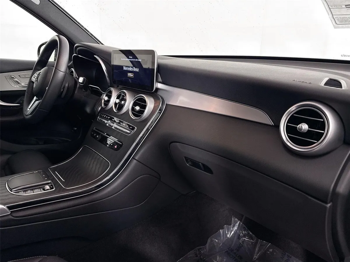 2022 Mercedes-Benz GLC GLC 300 thumbnail 42