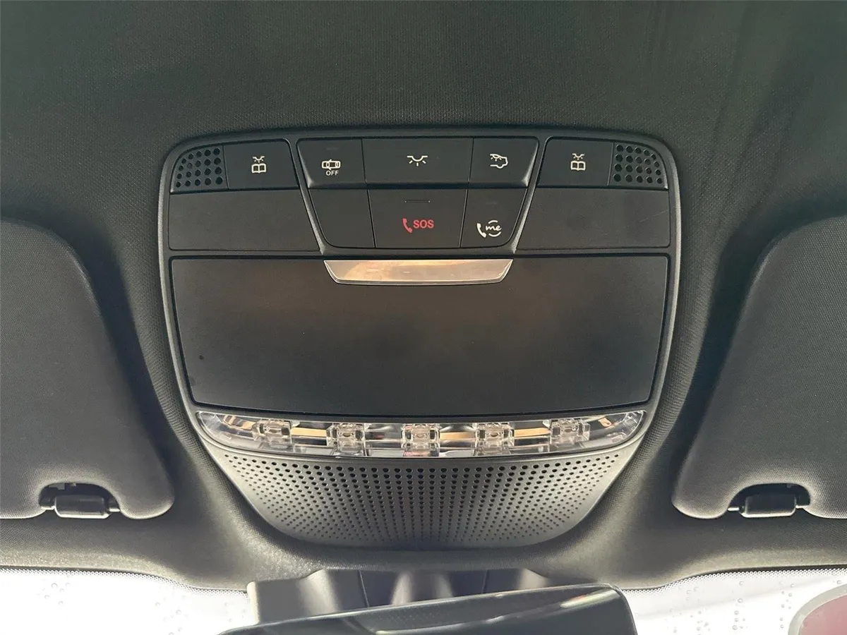 2022 Mercedes-Benz GLC GLC 300 thumbnail 6