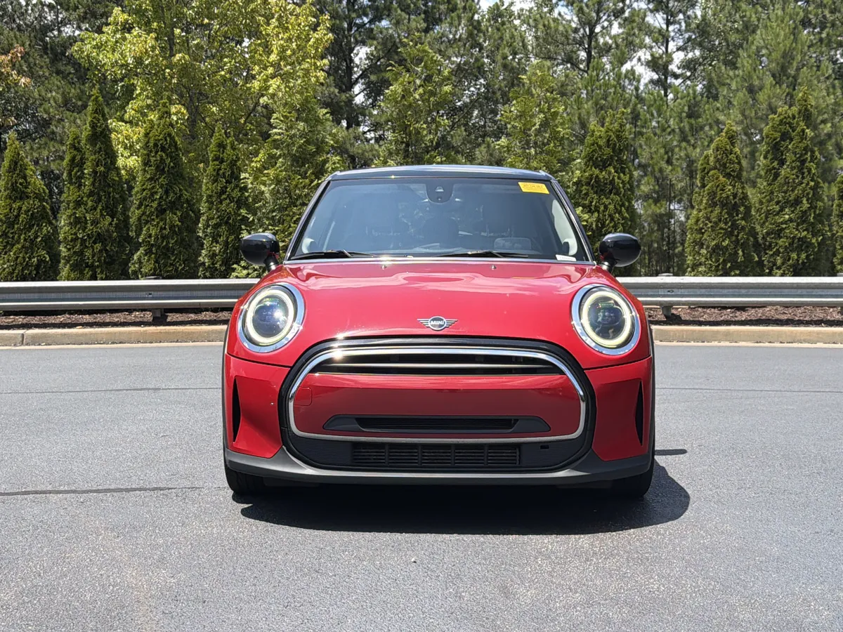 2022 MINI Hardtop 4 Door Cooper thumbnail 11