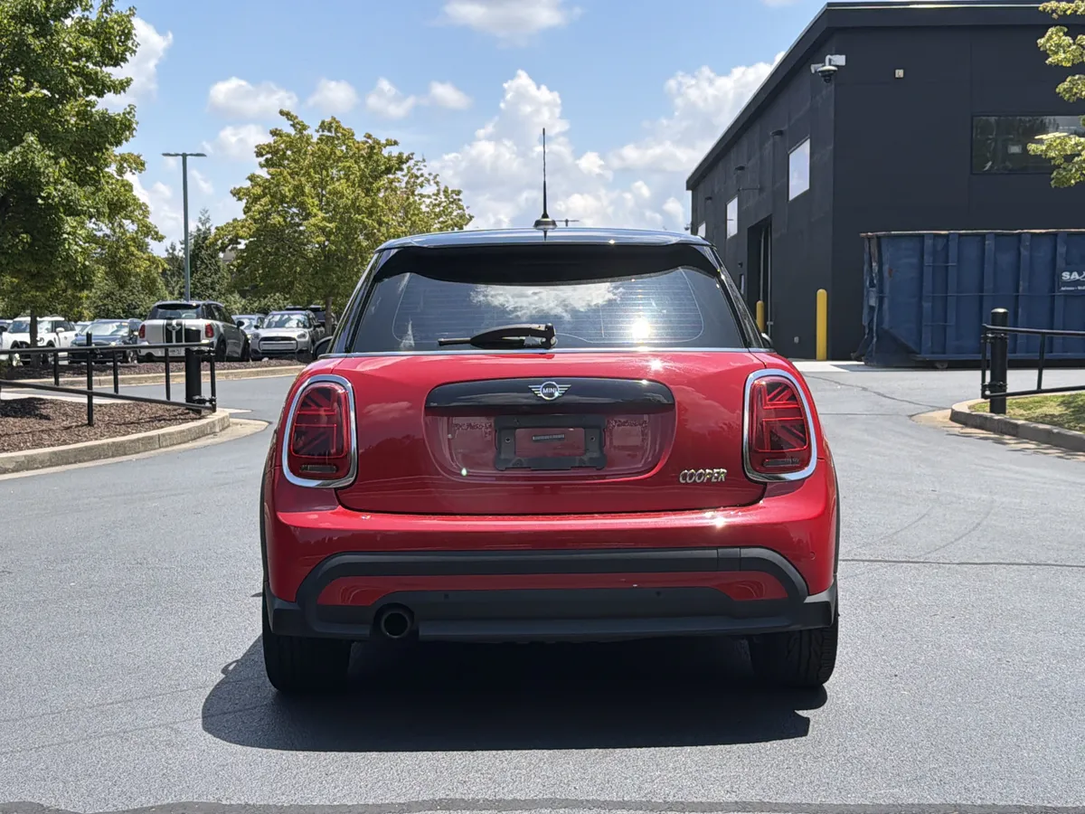 2022 MINI Hardtop 4 Door Cooper thumbnail 15