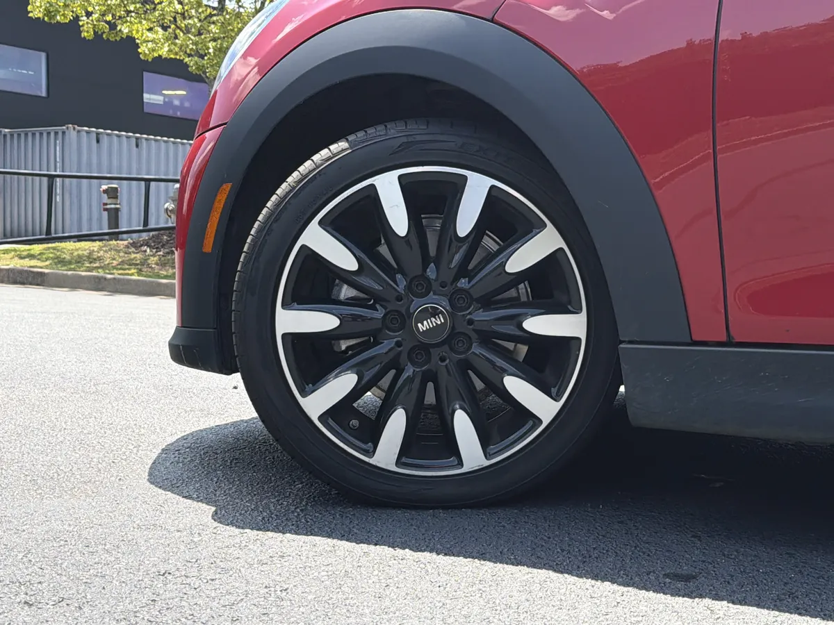2022 MINI Hardtop 4 Door Cooper thumbnail 16