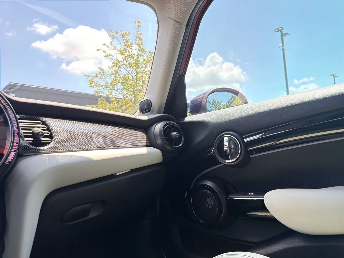 2022 MINI Hardtop 4 Door Cooper thumbnail 18