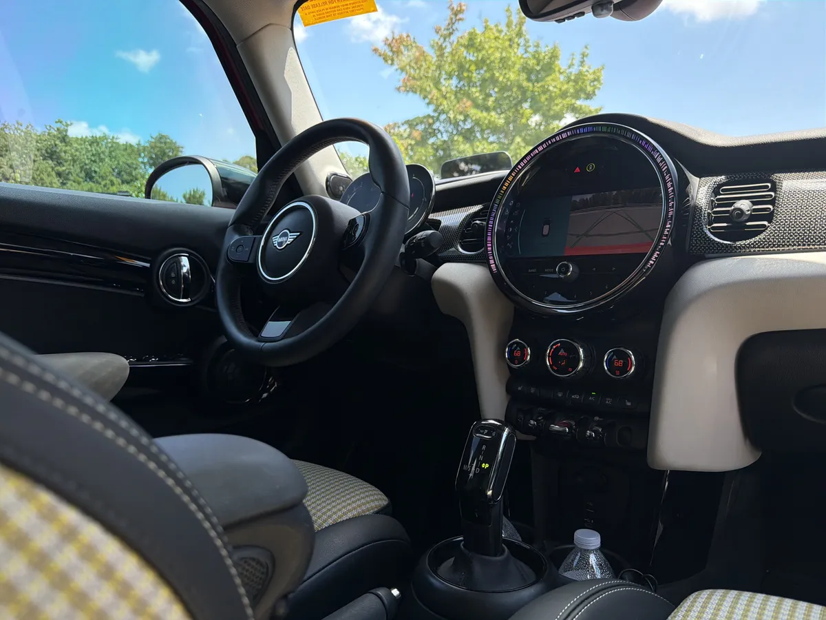 2022 MINI Hardtop 4 Door Cooper thumbnail 5