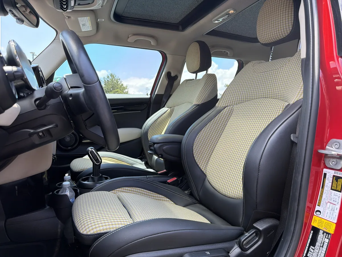2022 MINI Hardtop 4 Door Cooper thumbnail 6