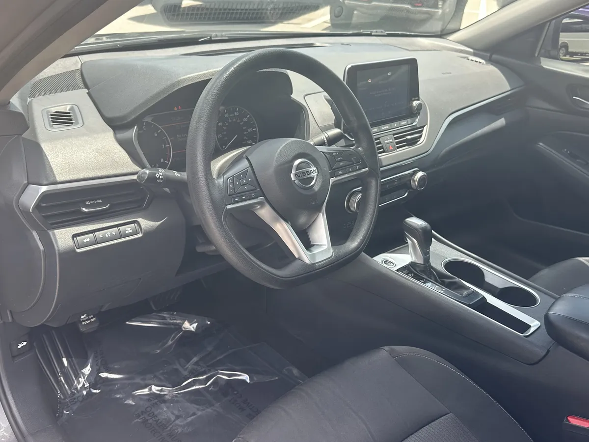2022 Nissan Altima 2.5 SV thumbnail 15