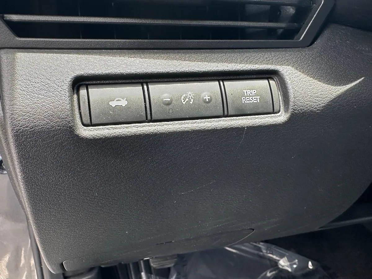2022 Nissan Altima 2.5 SV thumbnail 17