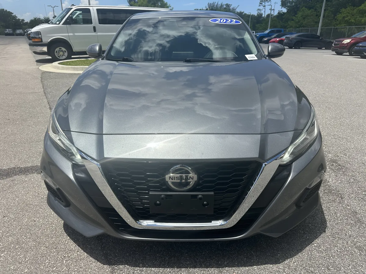 2022 Nissan Altima 2.5 SV thumbnail 2