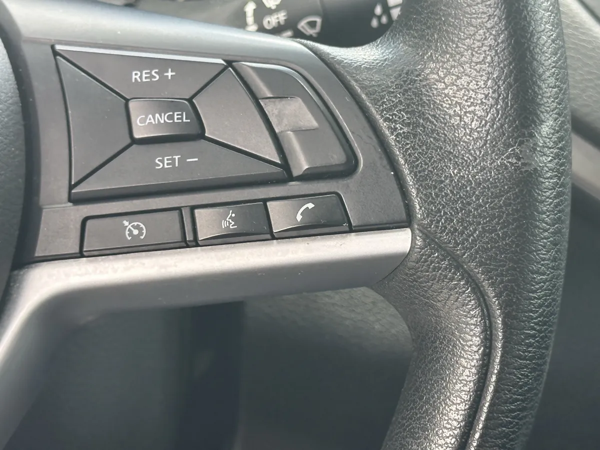 2022 Nissan Altima 2.5 SV thumbnail 21
