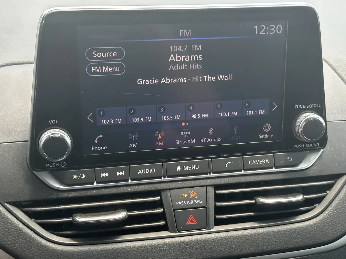 2022 Nissan Altima 2.5 SV thumbnail 24