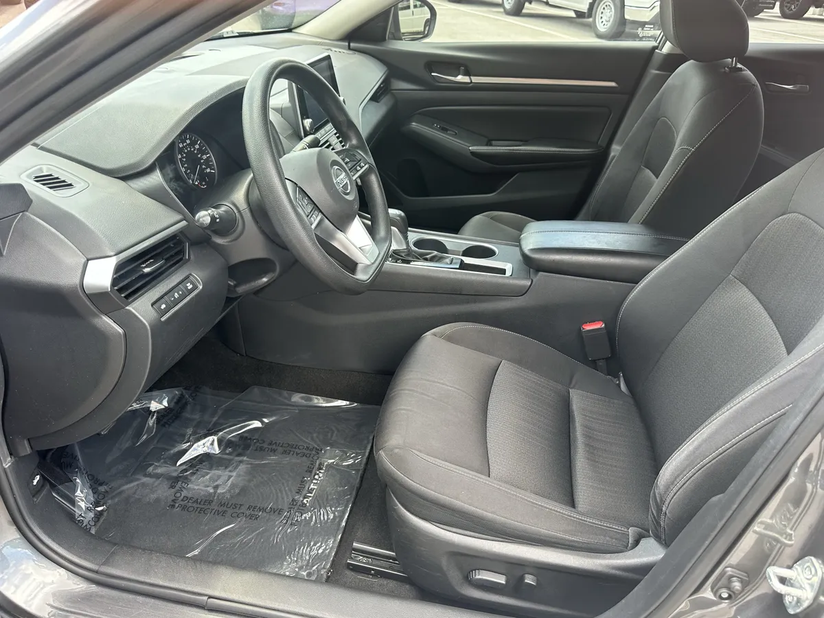 2022 Nissan Altima 2.5 SV thumbnail 30