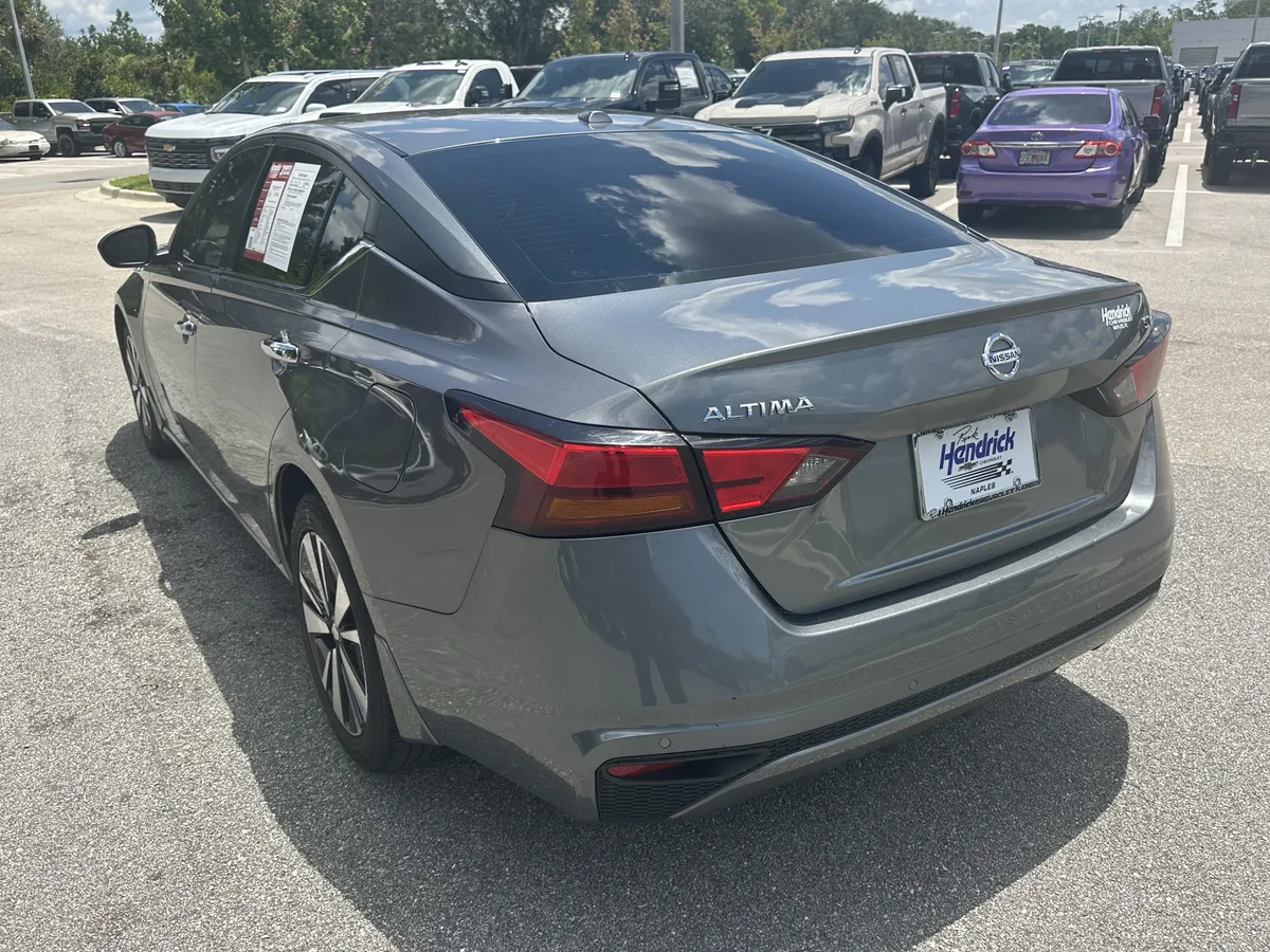 2022 Nissan Altima 2.5 SV thumbnail 7