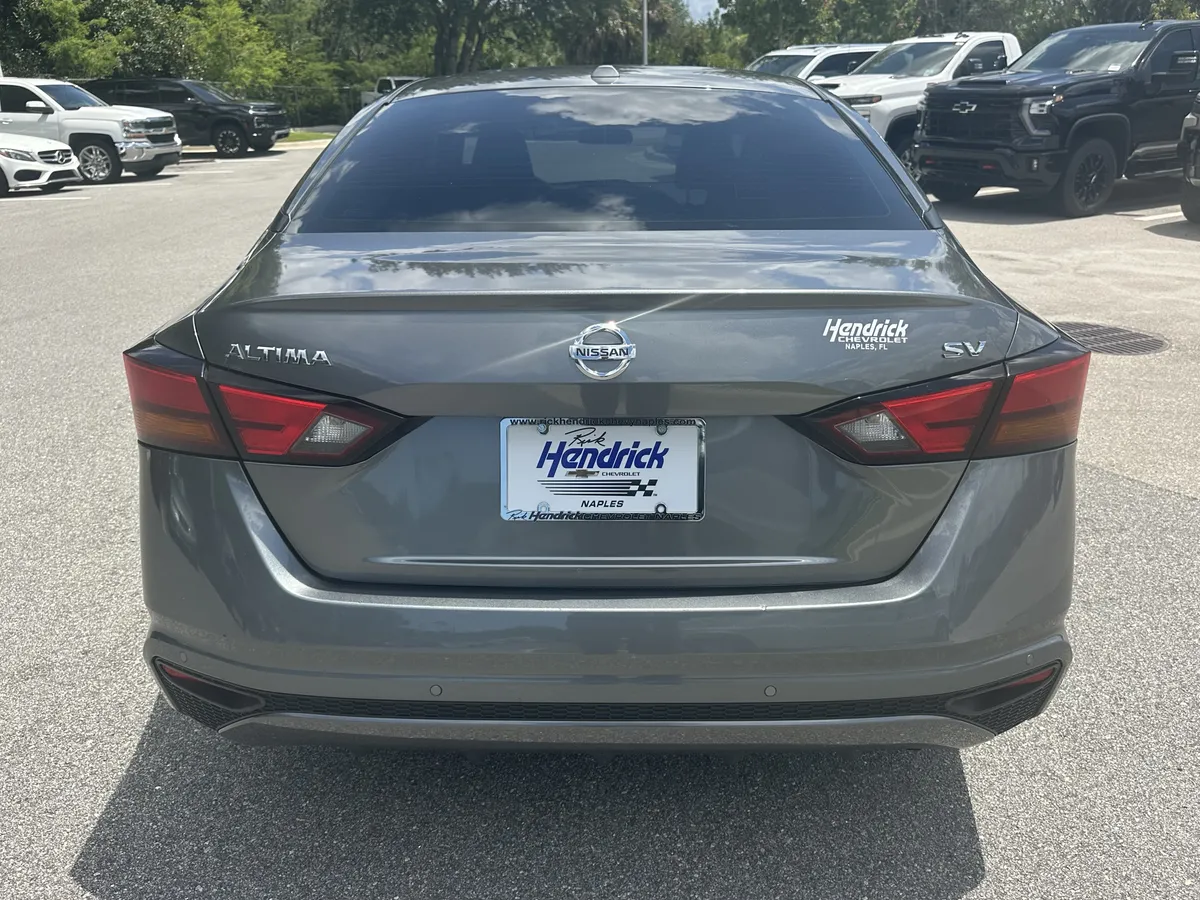 2022 Nissan Altima 2.5 SV thumbnail 8