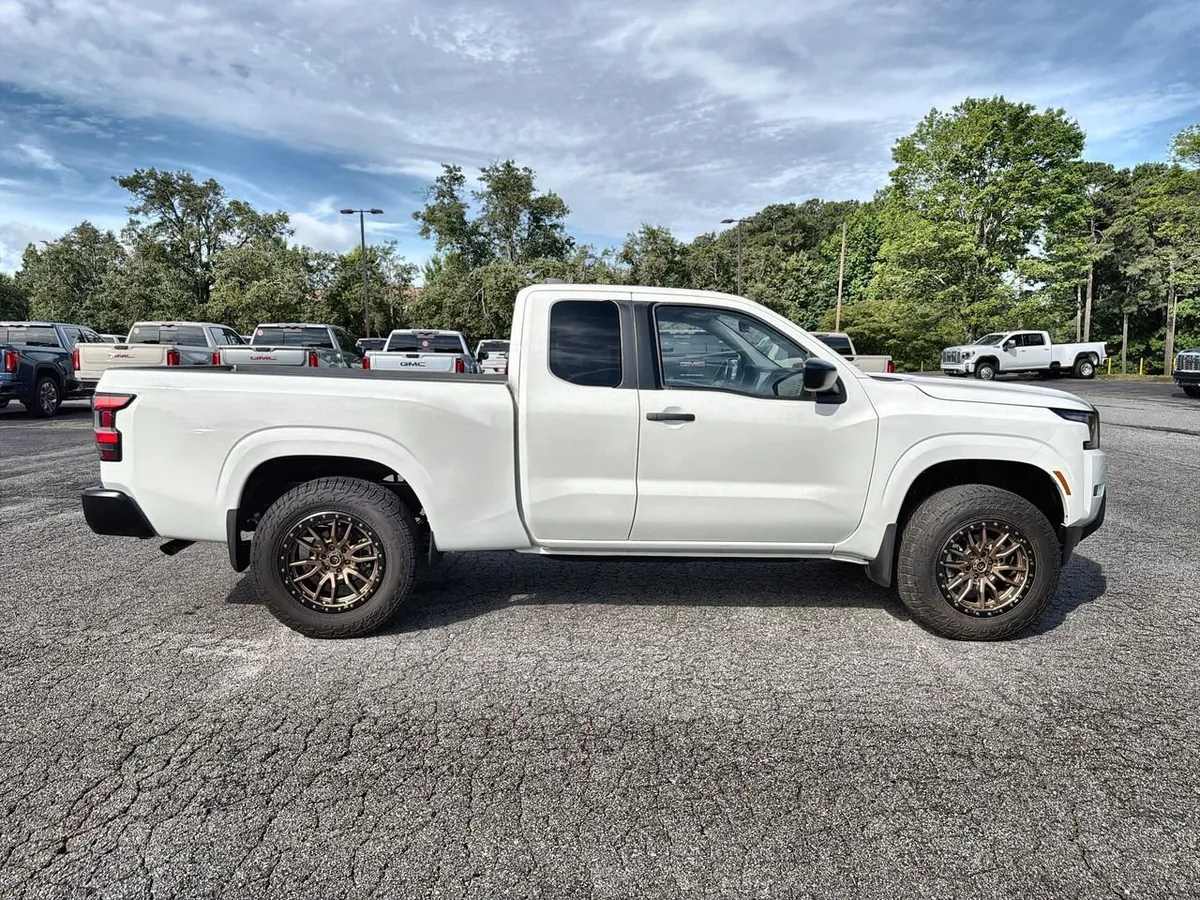 2022 Nissan Frontier King Cab S 4x2 thumbnail 9
