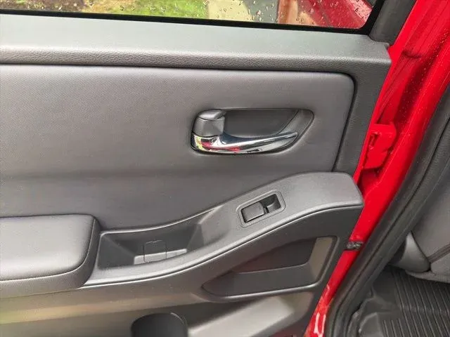 2022 Nissan Frontier SV thumbnail 18