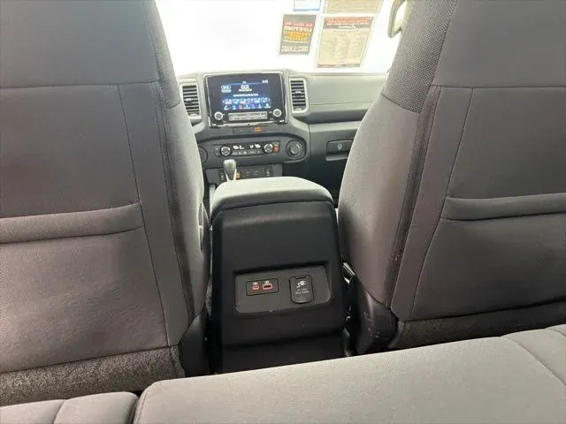 2022 Nissan Frontier SV thumbnail 21