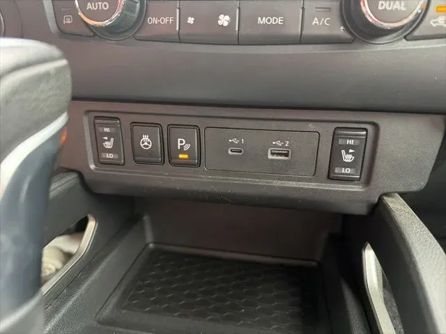 2022 Nissan Frontier SV thumbnail 42
