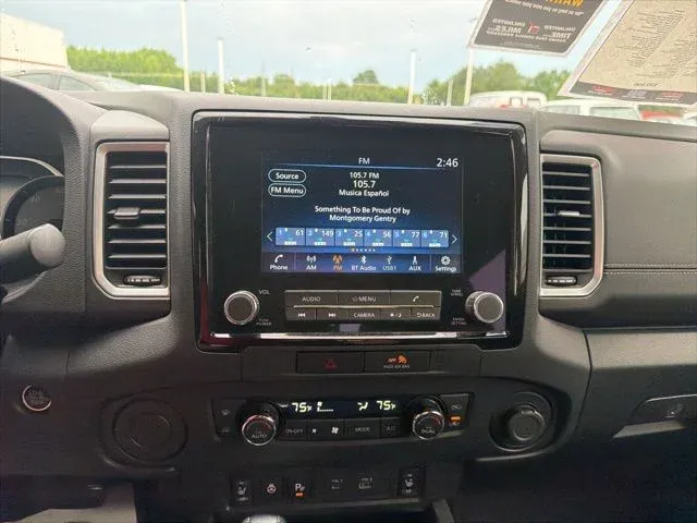 2022 Nissan Frontier SV thumbnail 43
