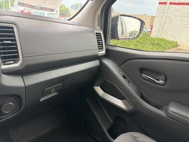2022 Nissan Frontier SV thumbnail 44