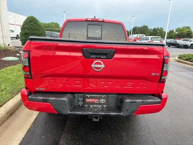 2022 Nissan Frontier SV thumbnail 8